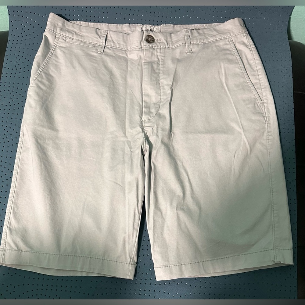 New GOODIELLOW men shorts size 32 carton